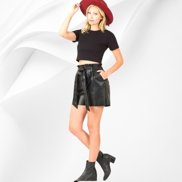 ZENANA- VEGAN LEATHER - TIE WAIST PAPERBAG SHORTS WITH POCKETS - BLACK - Picture 3 of 4